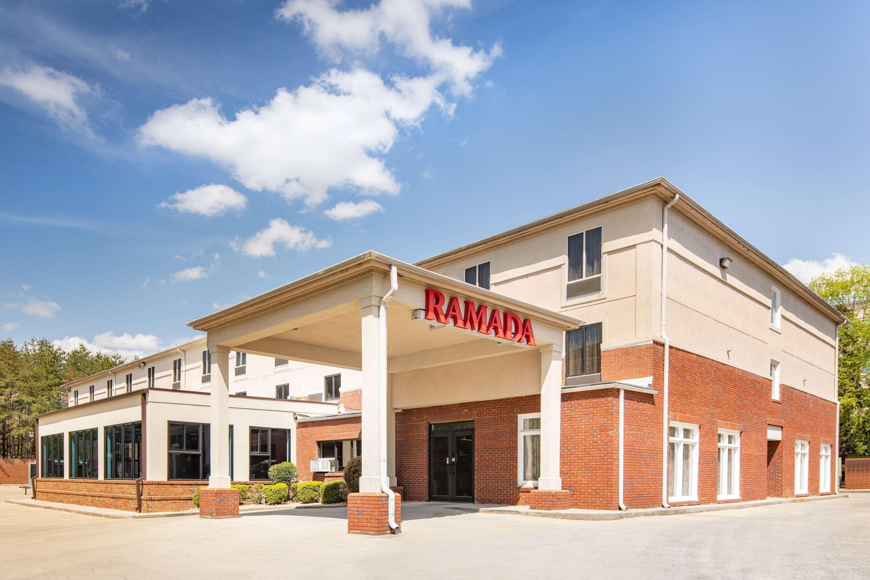Отель Ramada By Wyndham Alpharetta Atlanta North Экстерьер фото